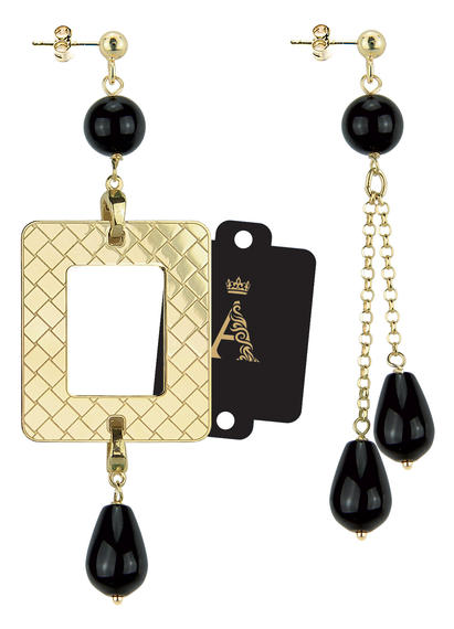 my-frame-black-and-gold-alphabet-earrings
