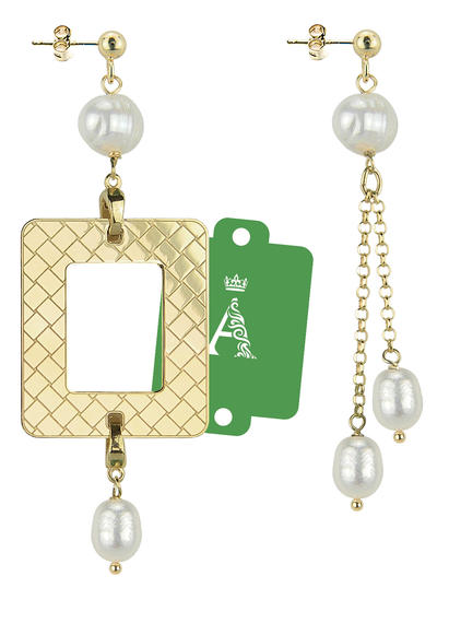 my-frame-green-alphabet-pearl-earrings